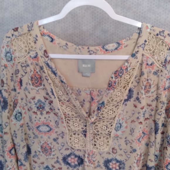 Anthropologie Maeve semi sheer floral pattern lace detailed vneck blouse size 10 - Picture 5 of 6